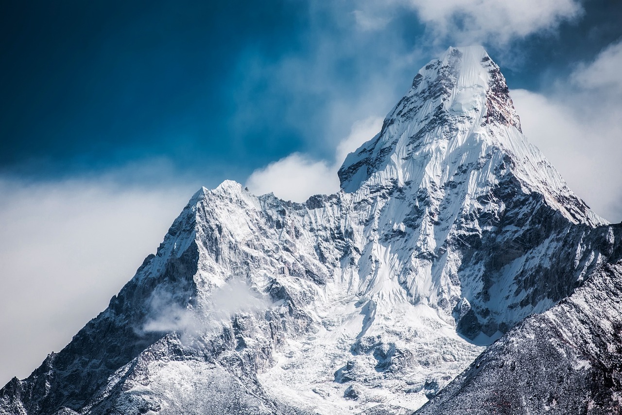 découvrez les destinations de montagne incontournables pour des vacances plein air inoubliables. randonnée, ski, et paysages à couper le souffle vous attendent dans ces lieux d'exception.