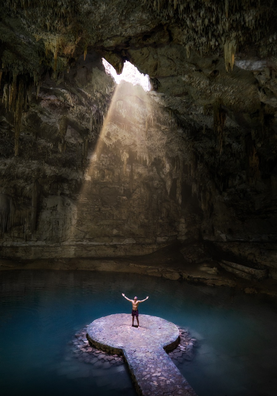 découvrez l'univers fascinant des caves : des lieux mystérieux où se cache l'histoire et la culture. explorez les différents types de caves, leur architecture unique et les trésors qu'elles abritent.