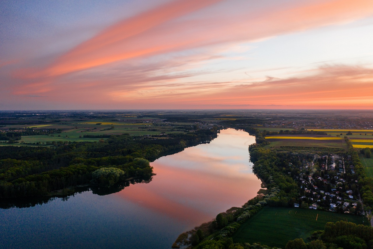 découvrez le tourisme rural : une échappée belle au cœur de la nature, alliant authenticité, détente et paysages pittoresques. profitez d’expériences uniques en milieu rural, entre traditions, gastronomie locale et activités en plein air.