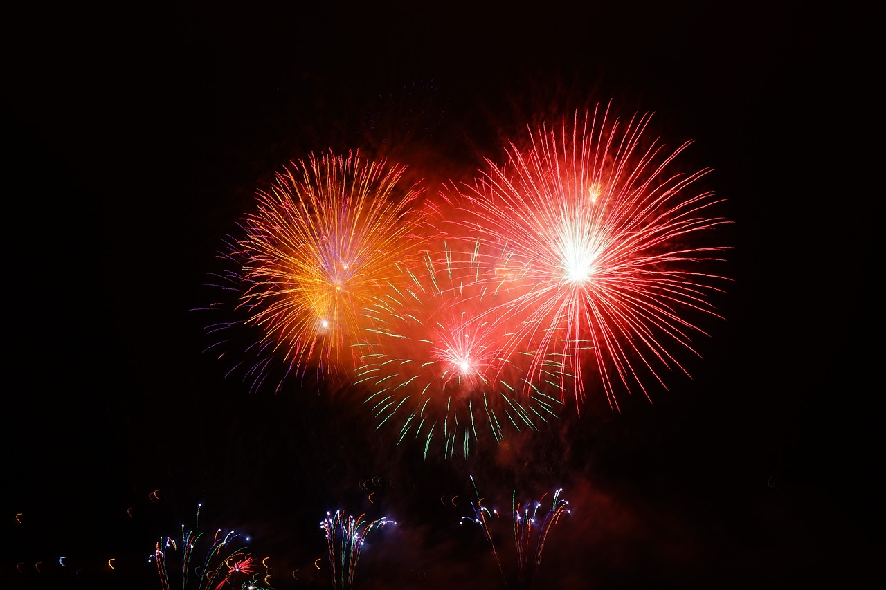 découvrez l'univers envoûtant des feux d'artifice : un spectacle lumineux et sonore qui émerveille petits et grands. plongez dans l'histoire, les types et les techniques des plus beaux feux d'artifice tout en apprenant comment célébrer vos événements avec éclat.