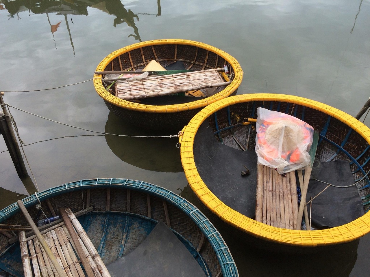 découvrez le charme unique du delta du mékong, une région riche en culture et en paysages pittoresques. explorez ses rivières sinueuses, visitez ses marchés flottants colorés et plongez dans la vie locale authentique. idéal pour les aventuriers et les amoureux de la nature, le tourisme dans le delta du mékong vous promet des expériences inoubliables.