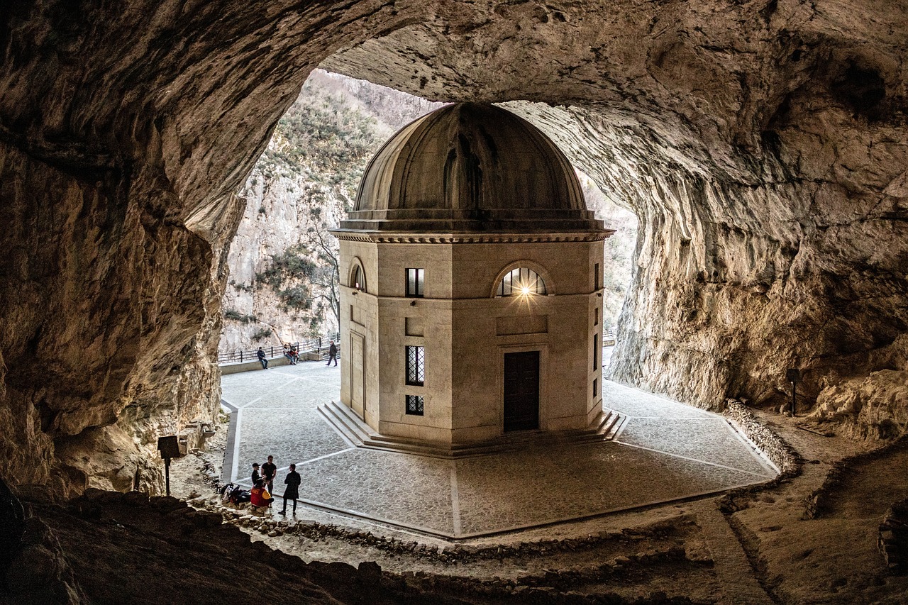 découvrez le tourisme culturel : explorez des destinations uniques, imprégnez-vous des traditions locales, appréciez les arts et la gastronomie tout en élargissant vos horizons. vivez des expériences authentiques qui enrichissent votre compréhension du monde.