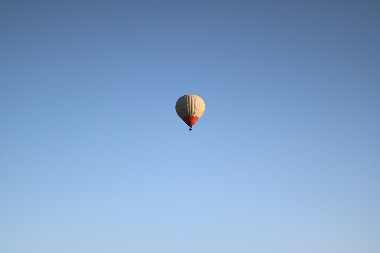 découvrez des expériences locales authentiques qui vous plongent dans la culture, la gastronomie et les traditions de votre destination. participez à des activités uniques et vivez des moments inoubliables au cœur des communautés locales.