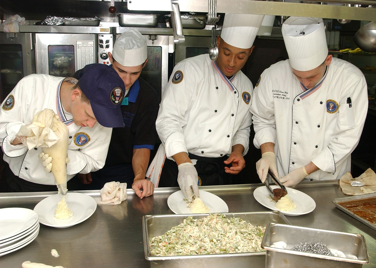 découvrez des expériences culinaires originales et inattendues qui éveilleront vos sens. explorez des plats atypiques, des techniques de cuisine novatrices et des combinaisons de saveurs surprenantes. partez à l'aventure gastronomique et laissez-vous séduire par des moments savoureux hors des sentiers battus.