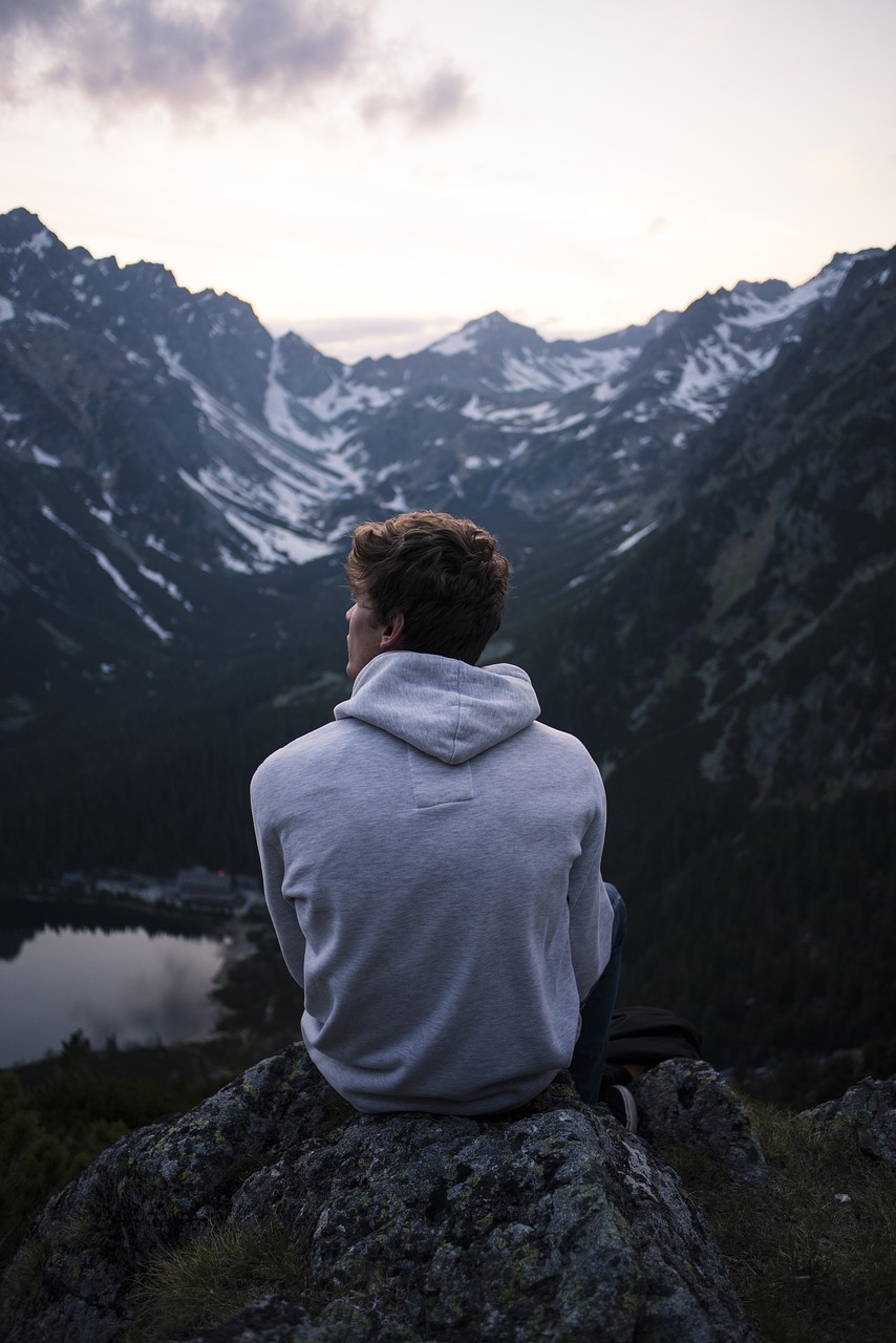 découvrez des excursions en solo au cœur de la nature pour vous ressourcer et explorer des paysages époustouflants. partez à l'aventure, rencontrez des passionnés et vivez des moments inoubliables en pleine nature.