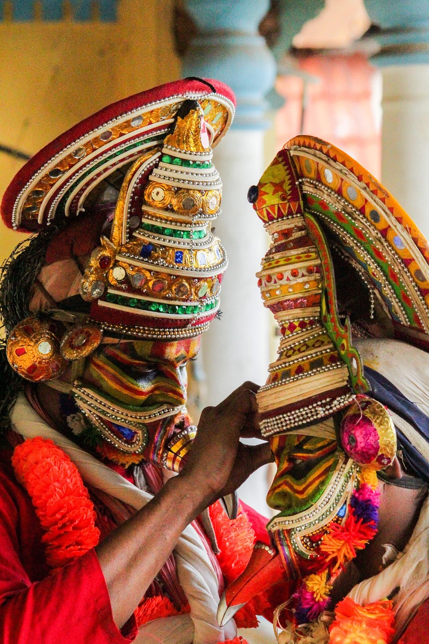 découvrez l'art intemporel du théâtre traditionnel, où les performances en direct, les récits captivants et les costumes élaborés créent une expérience inoubliable. plongez dans cette forme d'expression culturelle qui célèbre l'histoire, la passion et l'émotion à travers des pièces classiques et modernes.