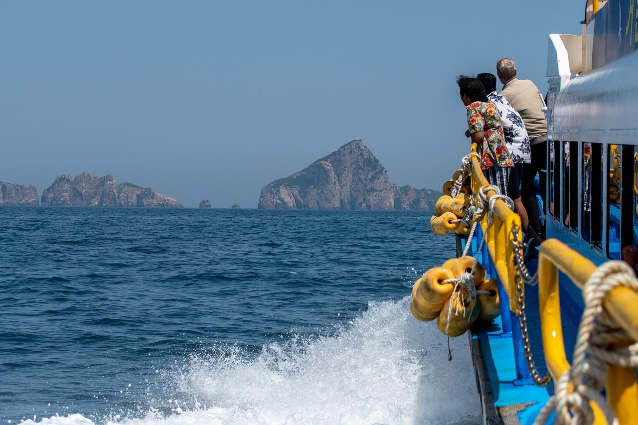 découvrez les joies du voyage en solo : explorez des destinations uniques, rencontrez des personnes inspirantes et vivez des aventures inoubliables tout en cultivant votre indépendance.